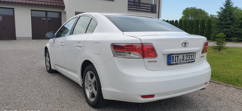 Toyota Avensis cena 25900 przebieg: 238000, rok produkcji 2009 z Sandomierz małe 529